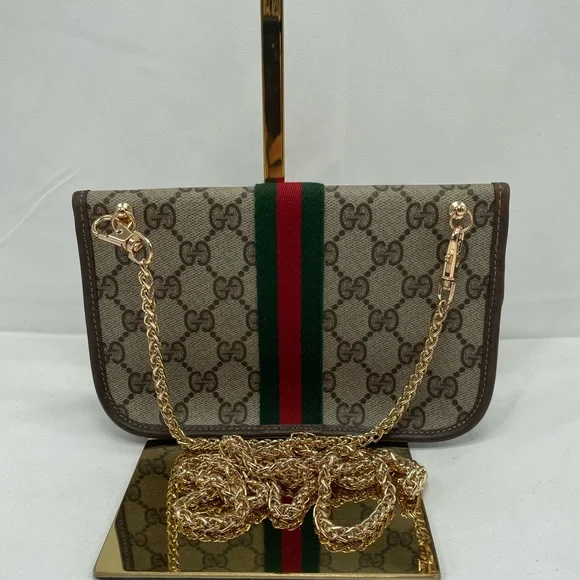 Gucci pouch/ crossbody bag - Picture 2 of 8